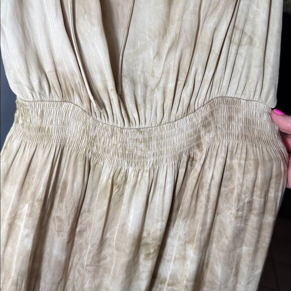 Madison Grey Beige Tan Stone Wash Sleeveless Silky Tiered Knee Length Dress - Picture 8 of 10